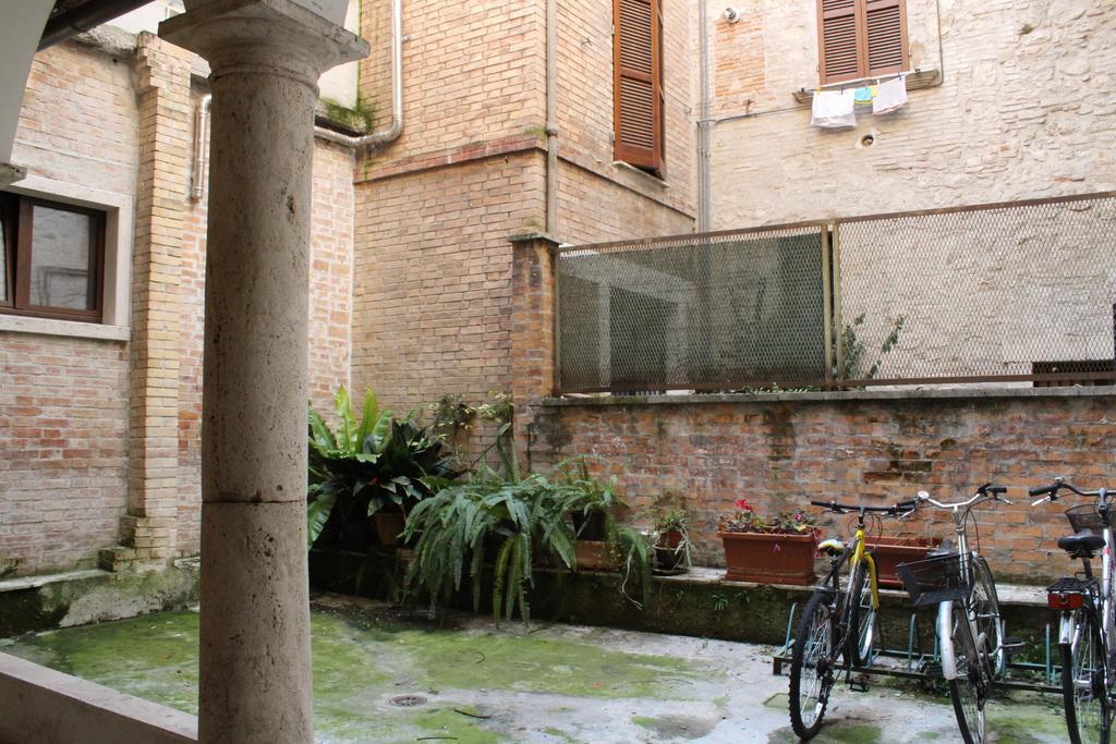 B&B Palazzo Migliani Ascoli Piceno Buitenkant foto