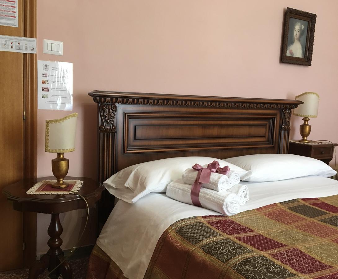 B&B Palazzo Migliani Ascoli Piceno Buitenkant foto